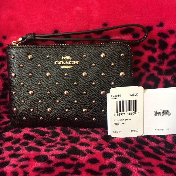 Coach Handbags - NWT Authentic Coach Wristlet